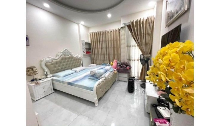 Bán Nhà 4 Tầng Hẻm Xe Hơi 68m2_4*17 Chỉ 7.6 tỷ Gần Phạm Văn Đồng Hiệp Bình Chánh Thủ Đức Đẹp Lung Linh